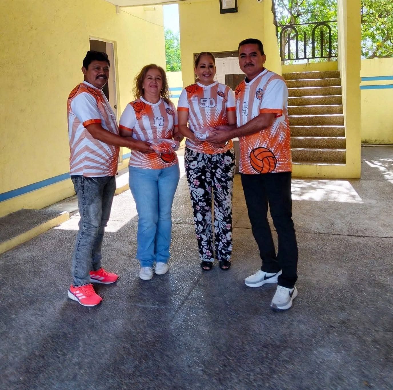 Entrega de uniformes Voleibol SUTUAT 3
