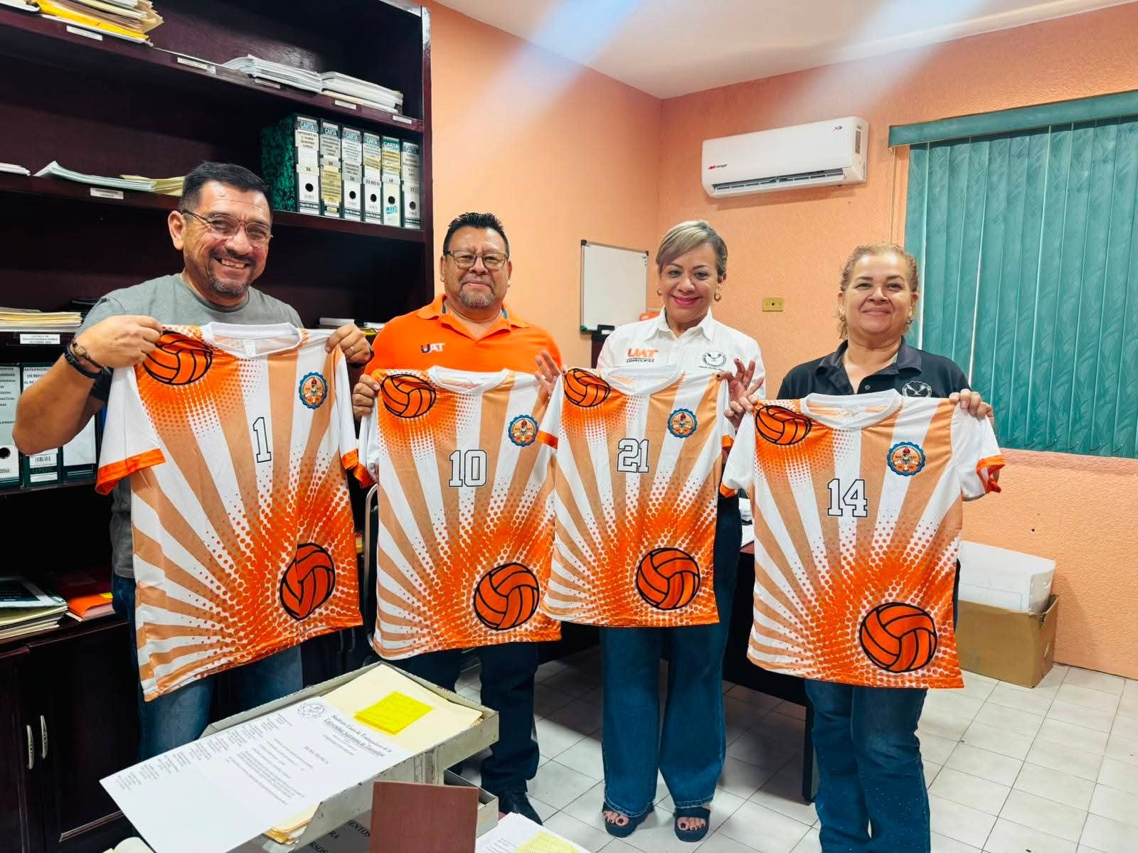 Entrega de uniformes Voleibol SUTUAT 2