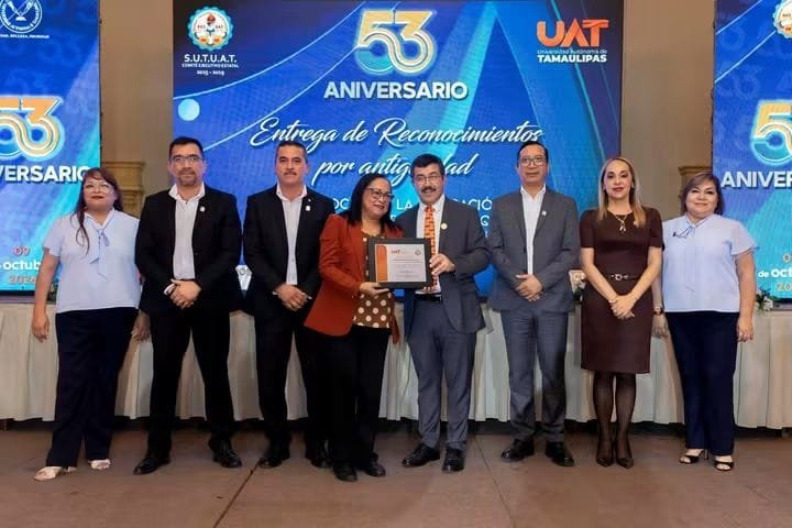 Reconocimiento a la Trayectoria SUTUAT 3